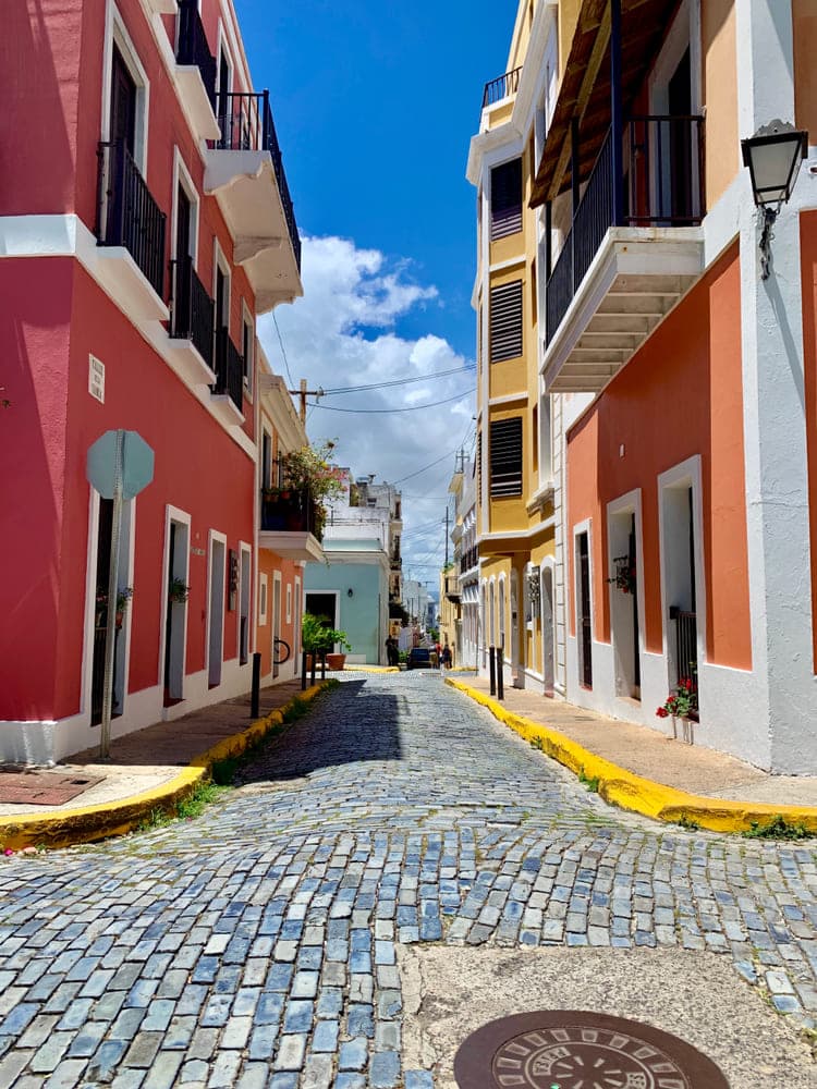 Hop On Hop Off: Explore San Juan with Our Hybrid Tour 