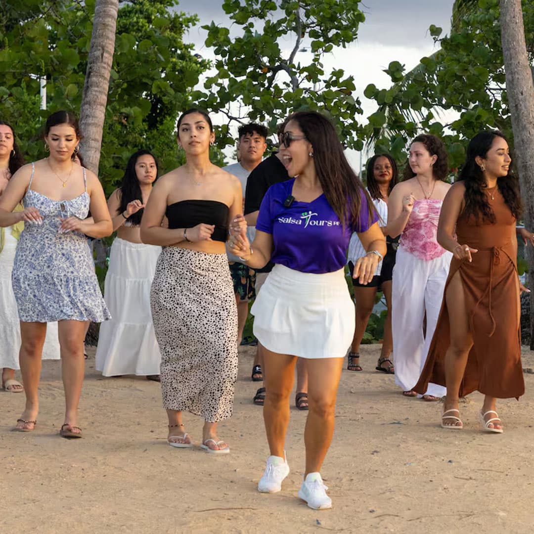 Salsa Class and Night Out Hangout Experience - Image 3